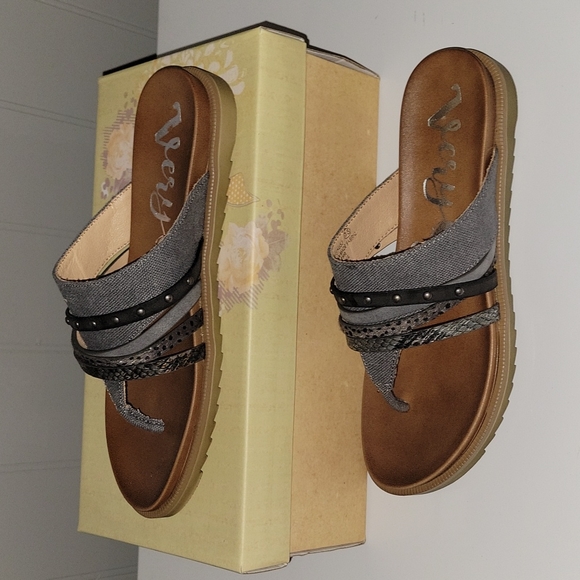 Very G Shoes New Very G Sandals Poshmark